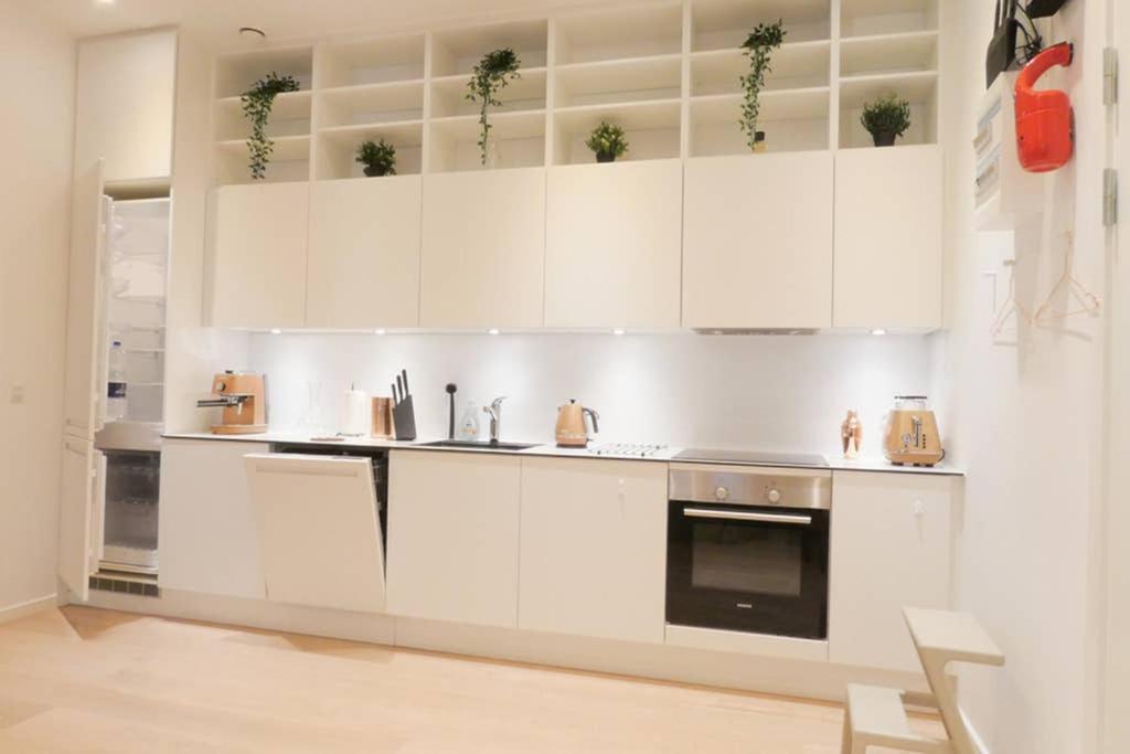 Exquisite Apartment, Most Convenient Location, Apt 5. โคเปนเฮเกน ภายนอก รูปภาพ
